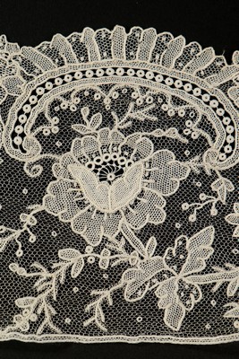 A good group of Brussels needlepoint lace, circa 1860-1900, - Image 3 of 6