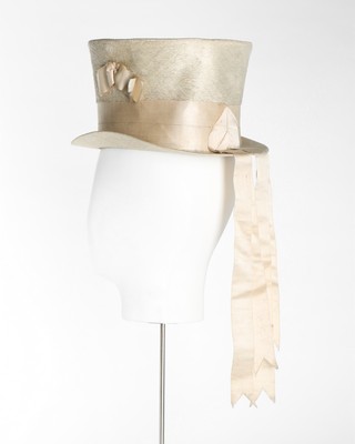An unusual white beaver top hat for a boy or a woman, 1820s, - Image 2 of 9