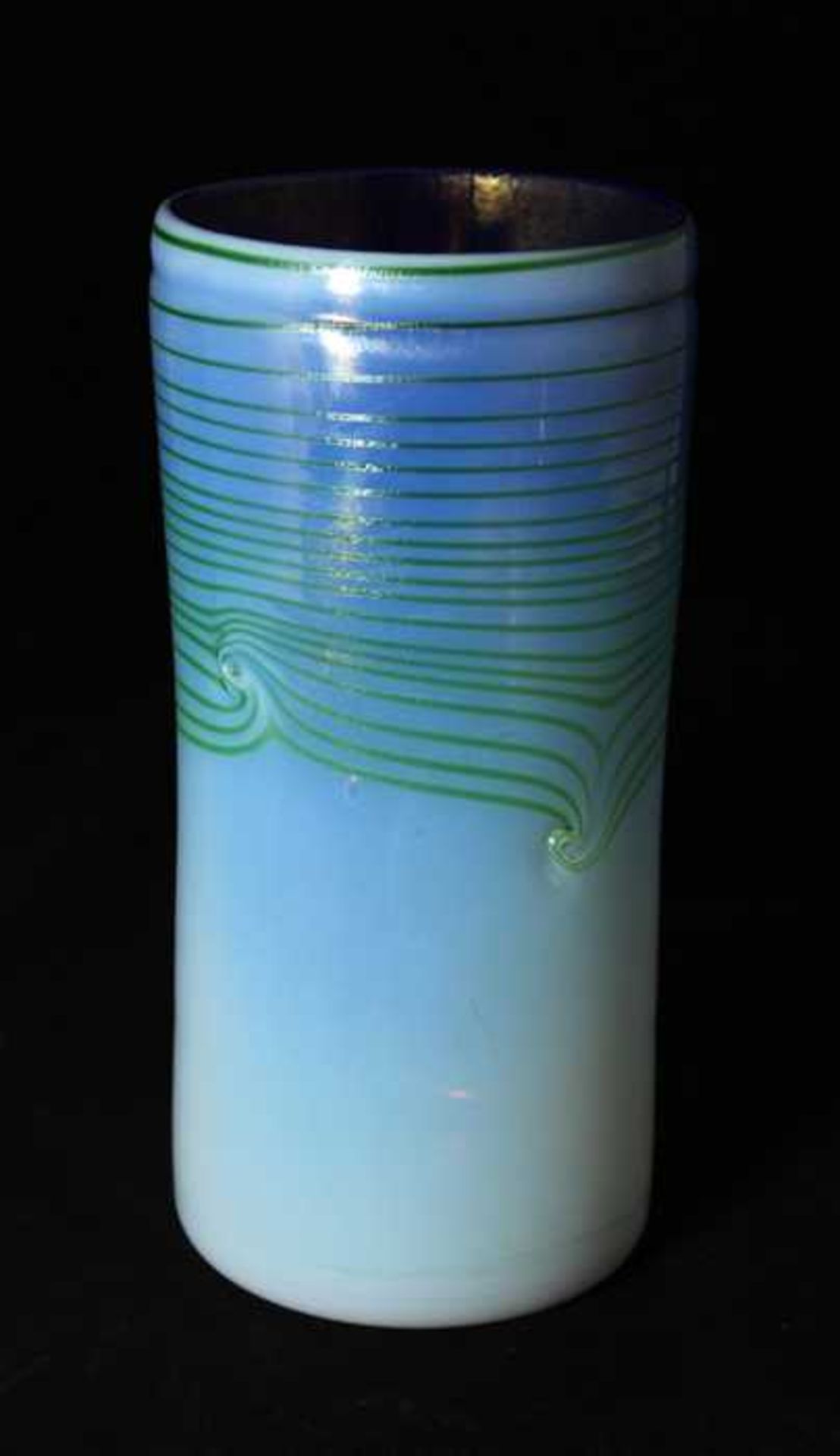 Vasenobjekt - Marke Eisch im Boden signiert und datiert 78, farbloses Glas weiß überfangen mit