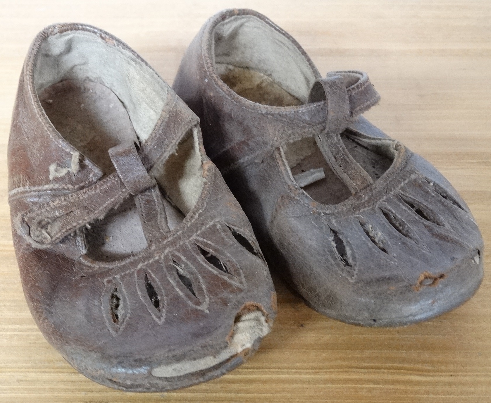 Pair of Toddlers leather shoes
