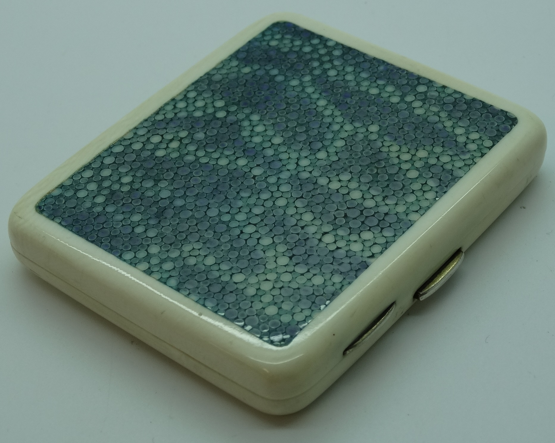 1920'S IVORY SHARGREEN CIGARETTE CASE WITH HALLMARKED SILVER GILT MOUNTS