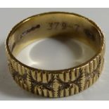 9CT GOLD ETCHED BAND RING