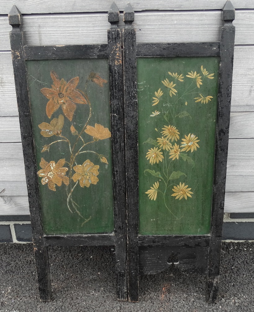2 PAINTED WOODEN PANELS