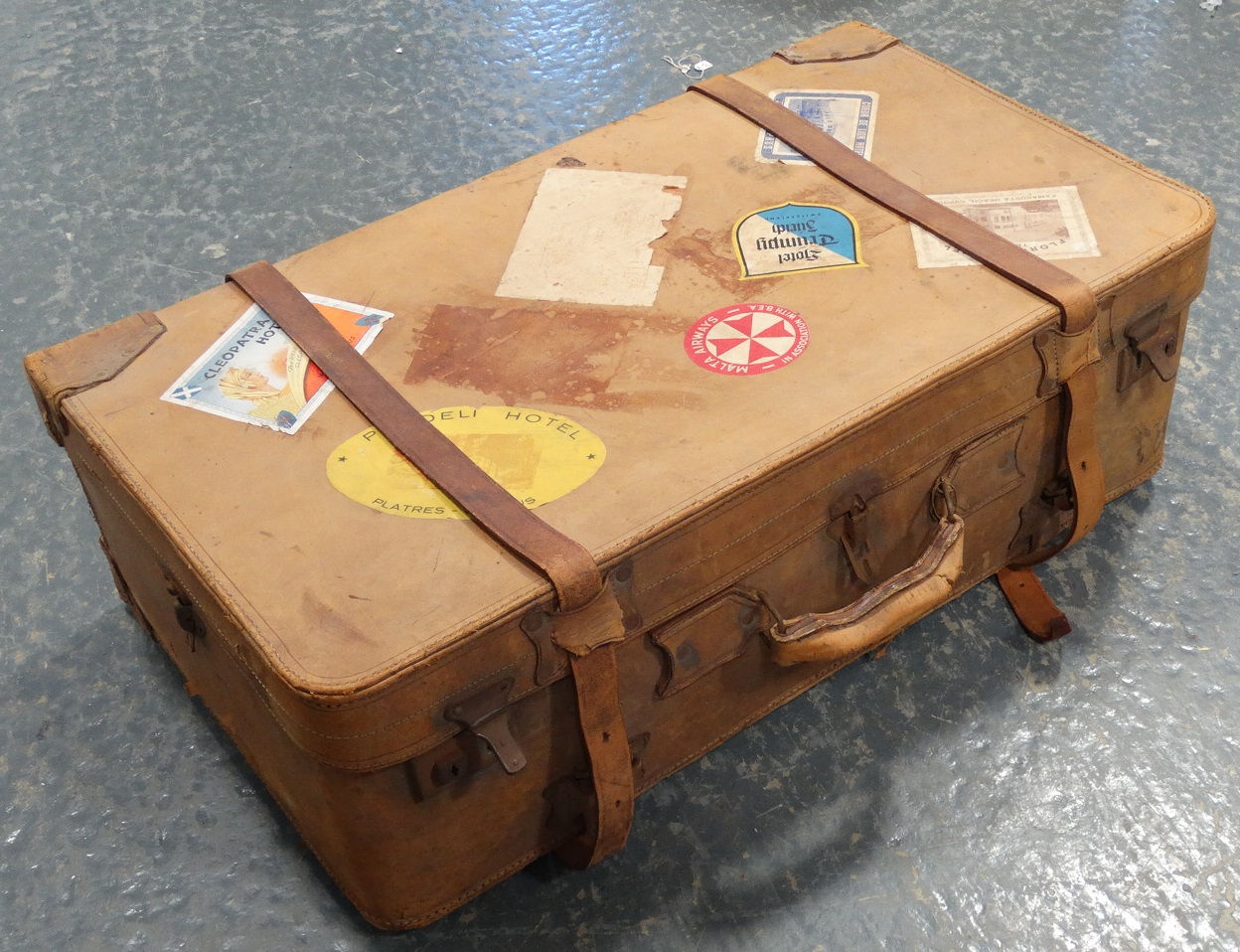 LEATHER SUITCASE