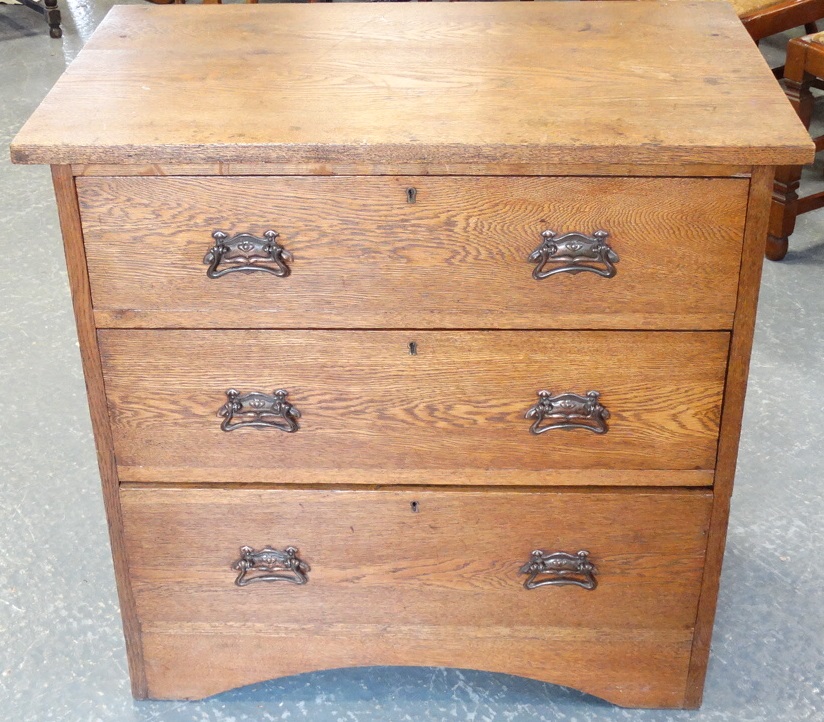 SMALL OAK 3 DRAWER CHEST