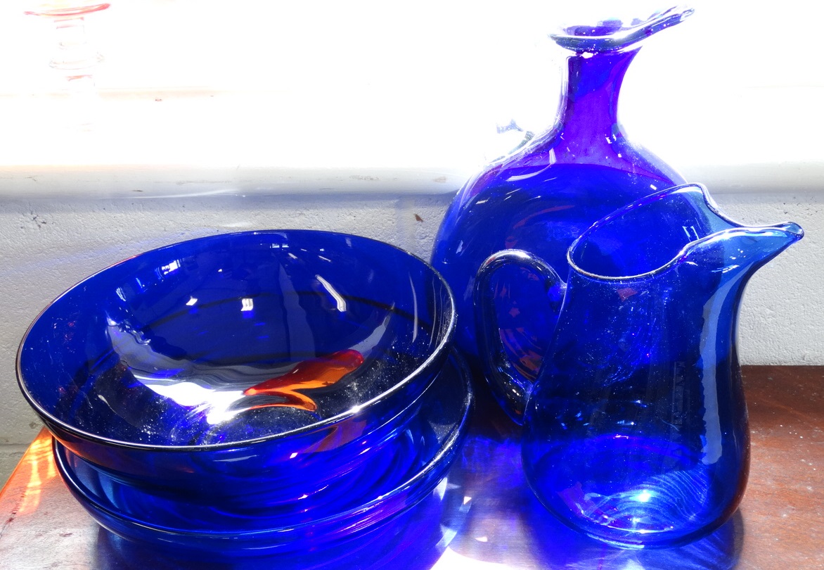 4 PCES OF BLUE GLASS (2 BOWLS, EWER & WATER JUG)