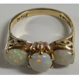 9CT GOLD TRIPLE OPAL SET RING