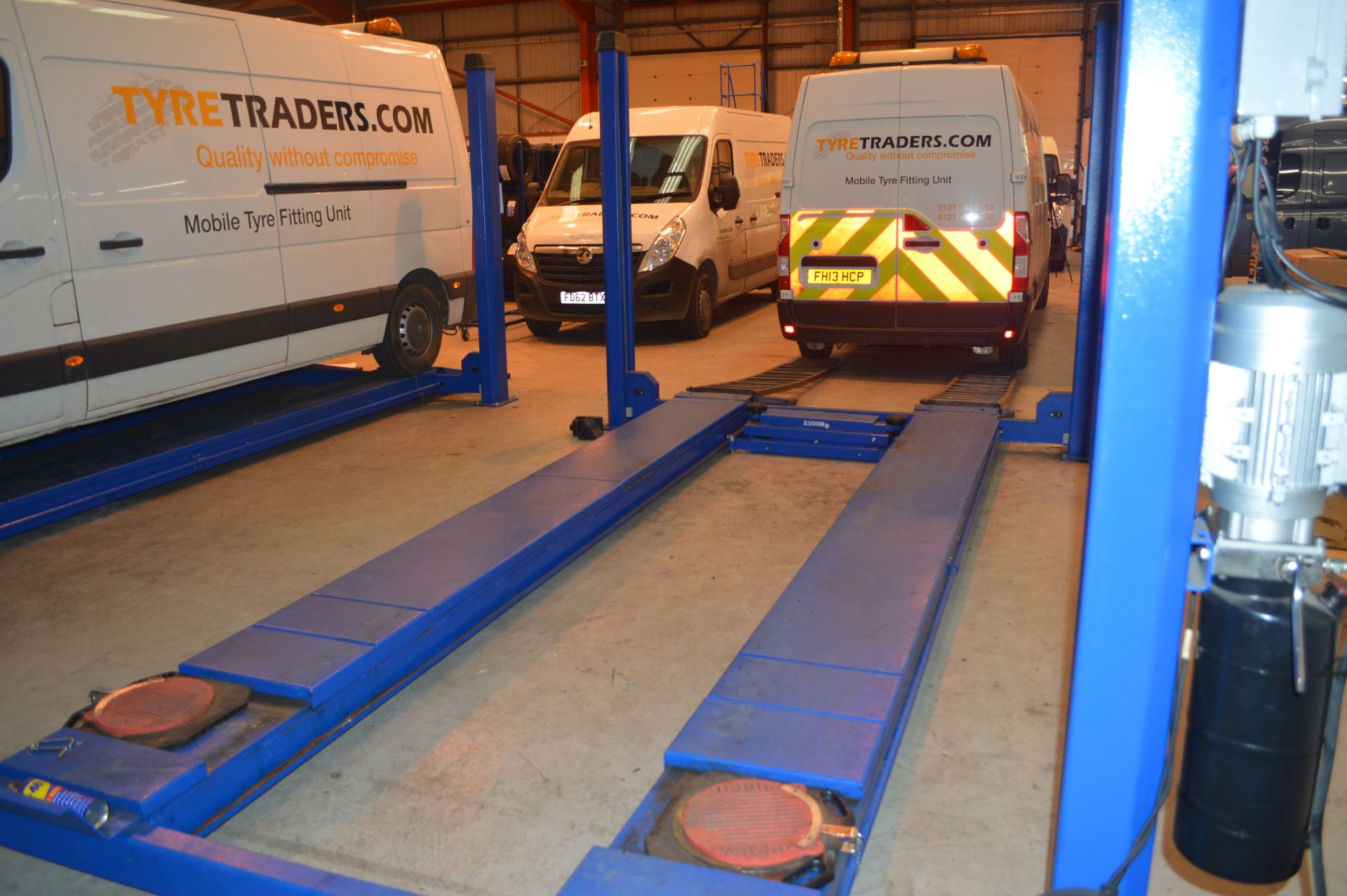 Automotech AS 6640 Four Poster Alignment Lift 4000kg Capacity with 2500kg Rolling Jack Beam & - Image 8 of 10