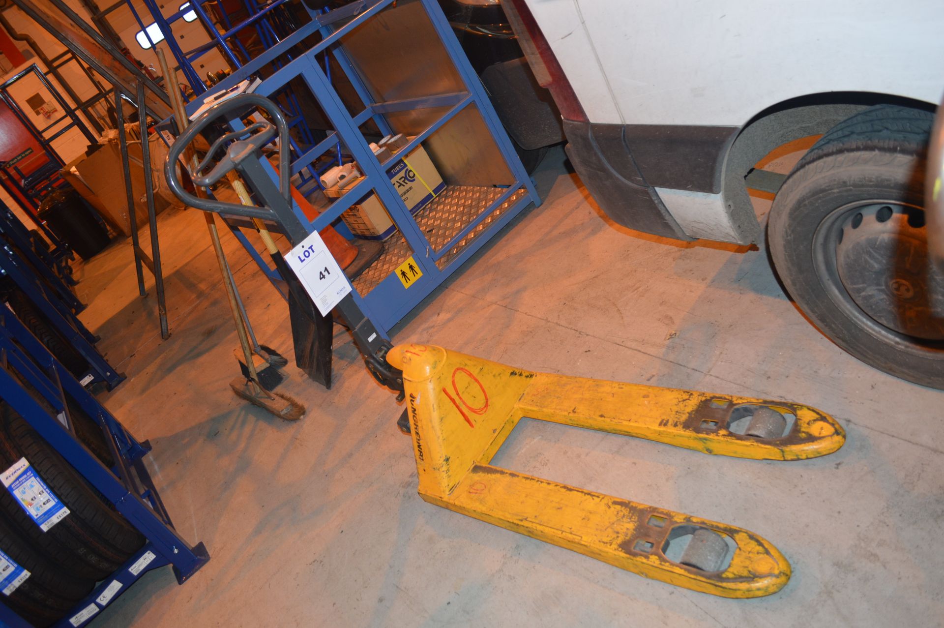 Chadwick CH2000 Hydraulic Pallet Truck (Located In Minworth, Birmingham B76. Collection on 28th - Image 3 of 3