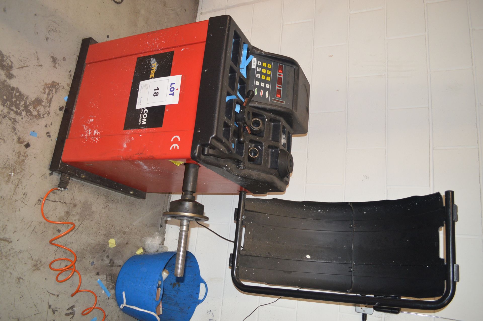 Super Spin Digital Automatic Motorised Wheel Balancer Serial No: B121A25. Plant No: BM01, Single - Image 8 of 8