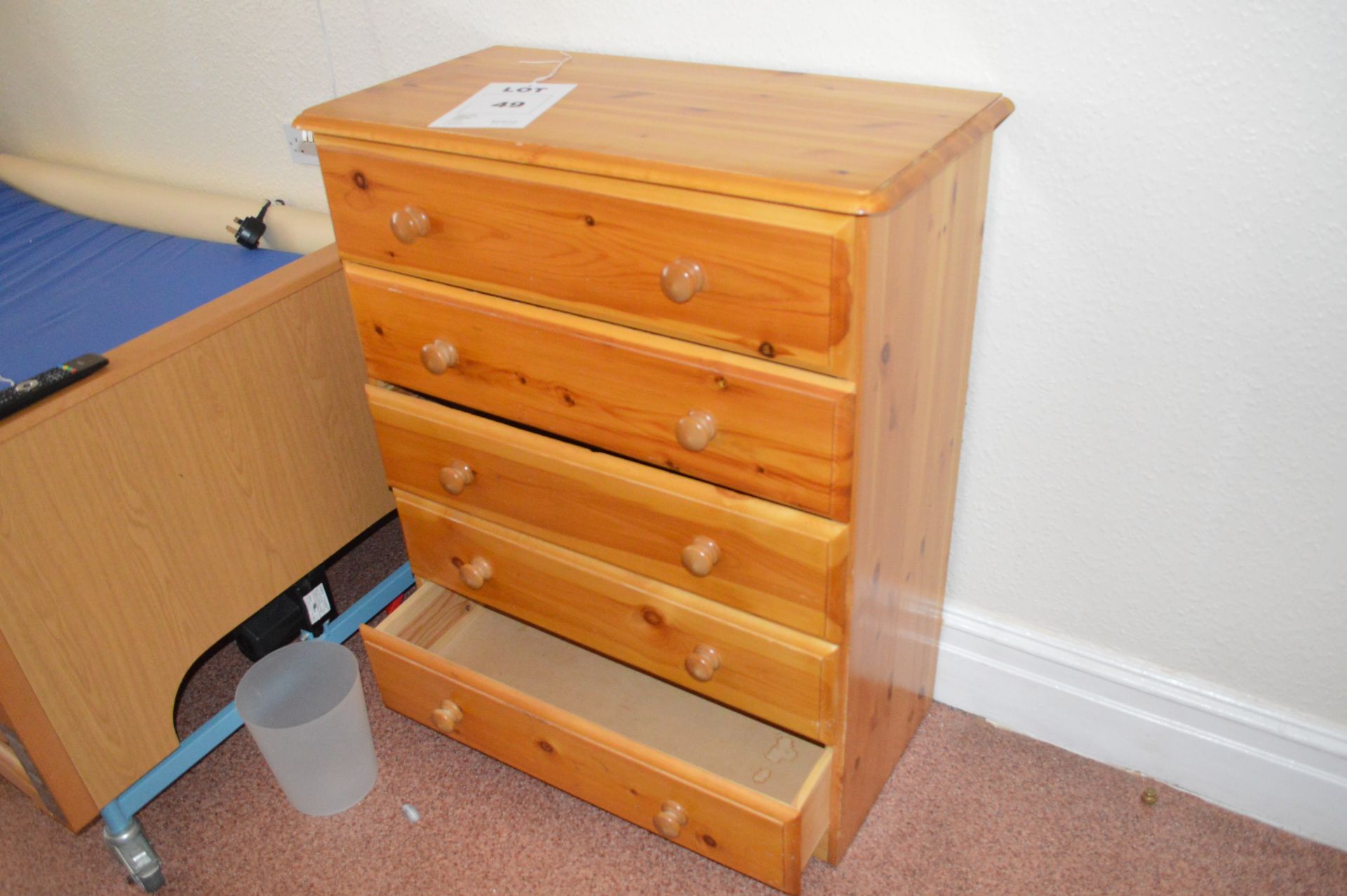 Pine 5 Drawer Chest of Drawers - Image 2 of 2