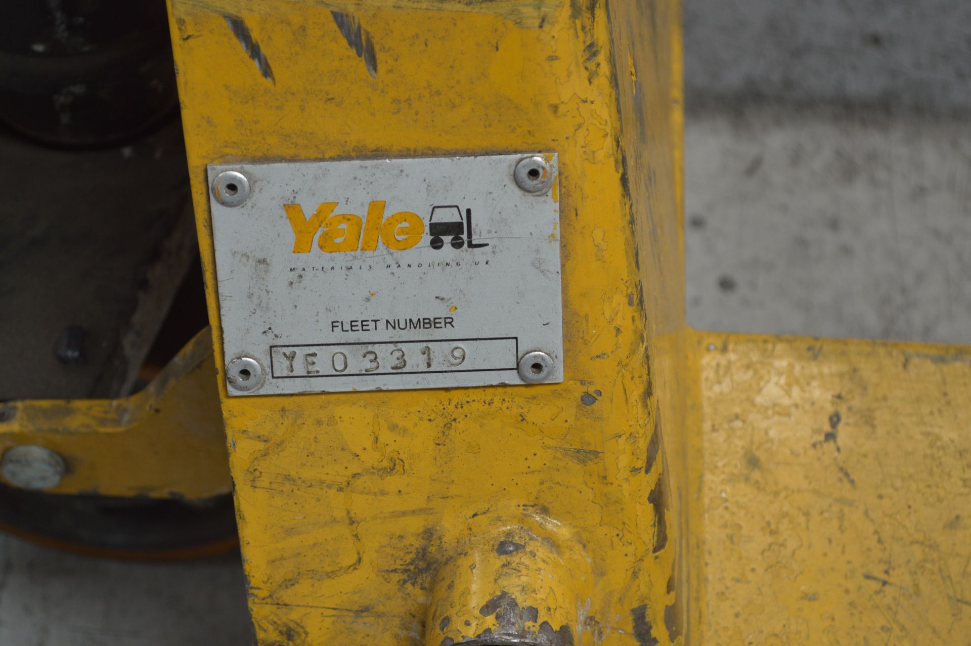 Yale Hydraulic Pallet Lifter (Please Note: Items Located in Oldbury, Collection on 12th October. - Image 4 of 6