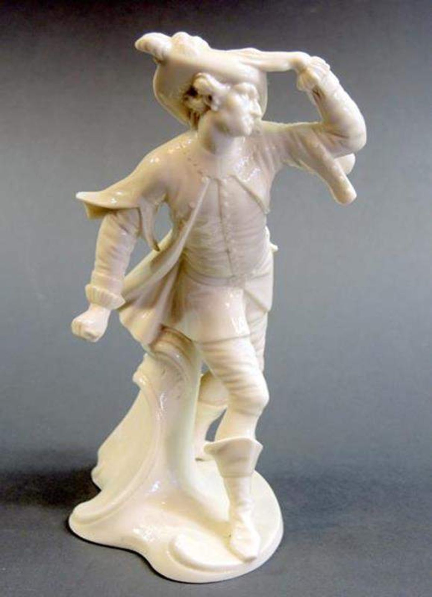 Nymphenburg Porzellanfigur, Capitano SpaventoNymphenburg Porzellanfigur, Capitano Spavento aus der