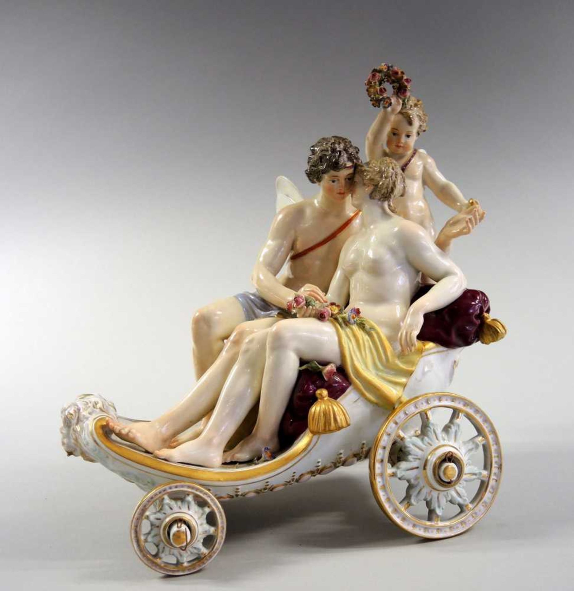 Meissen, Zephyr und Flora im Muschelwagen Meissen Figurengruppe, Zephyr und Flora in einem