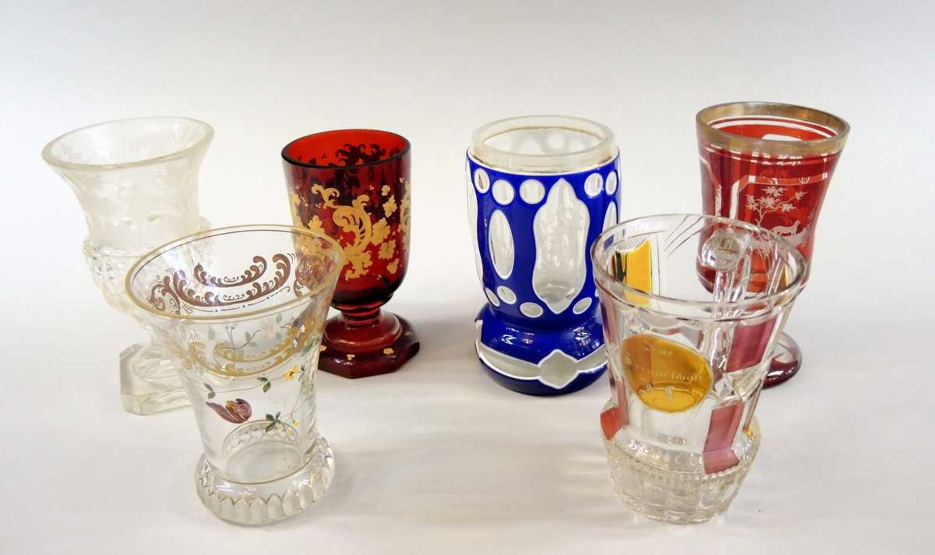Sammlung verschiedener Glasbecher Sammlung diverser Glasbecher. Darunter ein Fußbecher aus