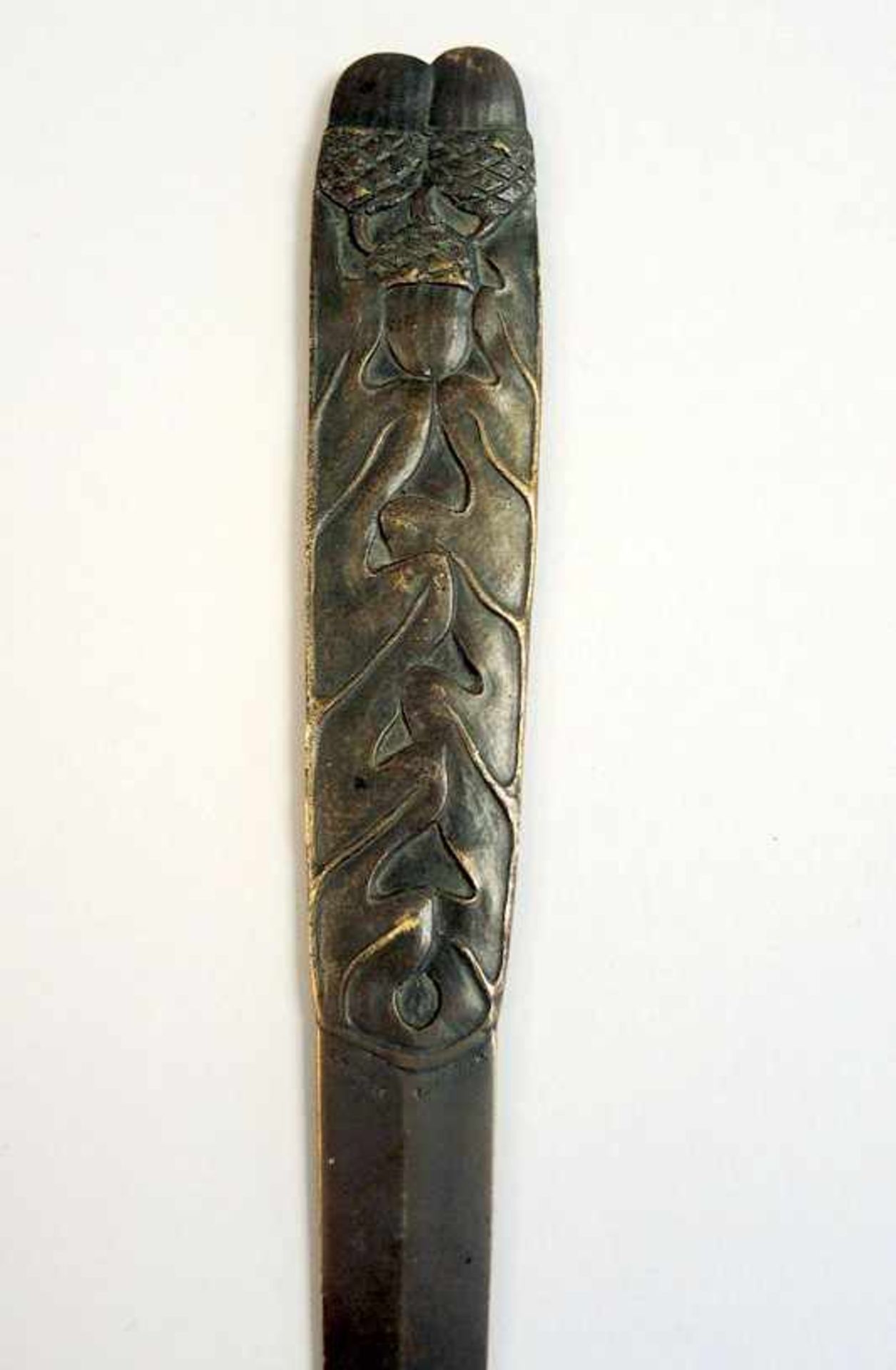 Jugendstil Brieföffner Bronze mit reliefierten Eicheln. Gießerstempel H. Bergmann Kunst Gu A.B. um - Bild 2 aus 2