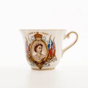 Krönungstasse - Elisabeth II., England 1953 Bone china. Wandung mit dem Porträt der jungen