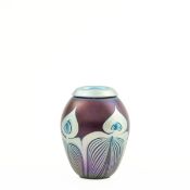 New York, Vase Bräunliches Favrile-Glas, außen bräunlich-violett-silbriger Überfang mit vier blau-