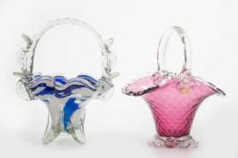 2 Murano-Körbchen Farbloses Glas mit hellroter Einfärbung und eingeschmolzenen