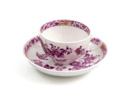 Tasse mit Untertasse, Meissen um 1740 Tasse und Untertasse auf gebrochenem Stabrelief bemalt mit