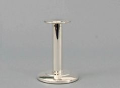 Tischleuchter 925er Silber. Runder schlichter Fuß, zylindrischer Schaft in die Kerzentülle