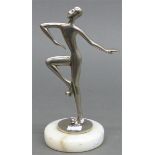 Metallskulptur Tänzerin mit Bällen, Abnutzungserscheinungen, Art-Deko, auf Marmorsockel,