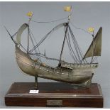 Modellschiff "Nina", 800 Silber punziert, eines der Schiffe von Christoph Kolumbus, Handarbeit,