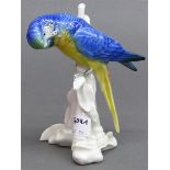 Porzellanvogel Manufaktur Ens, Volkstedt, "blauer Sittich", um 1950, bemalt, Bodenmarke, h 14,5 cm,