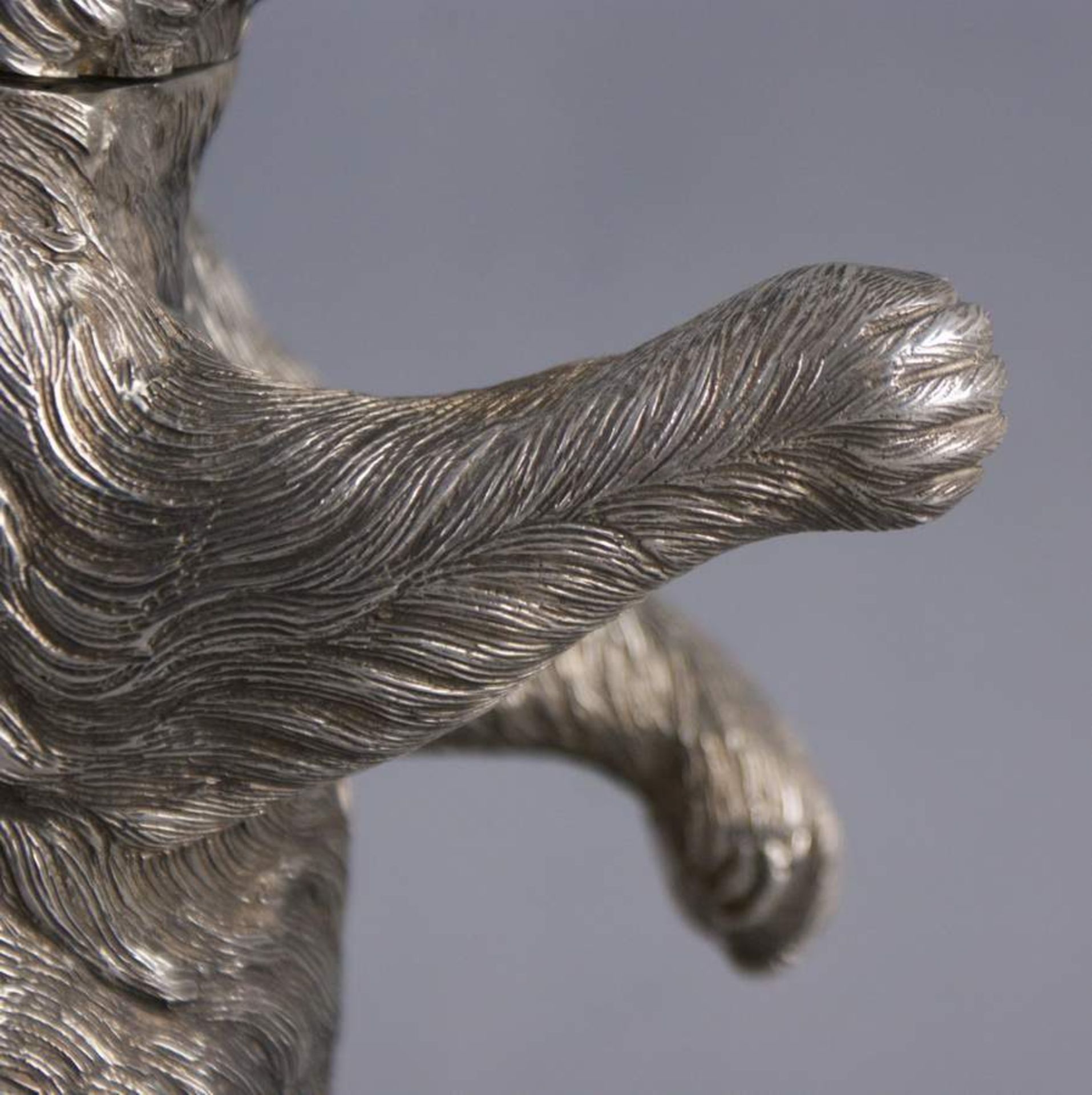 RUSSISCHER BÄR Silber, Skulptur eines stehenden Bären als Trinkspiel, Kopf abnehmbar,gepunzt, H 24 - Bild 6 aus 9