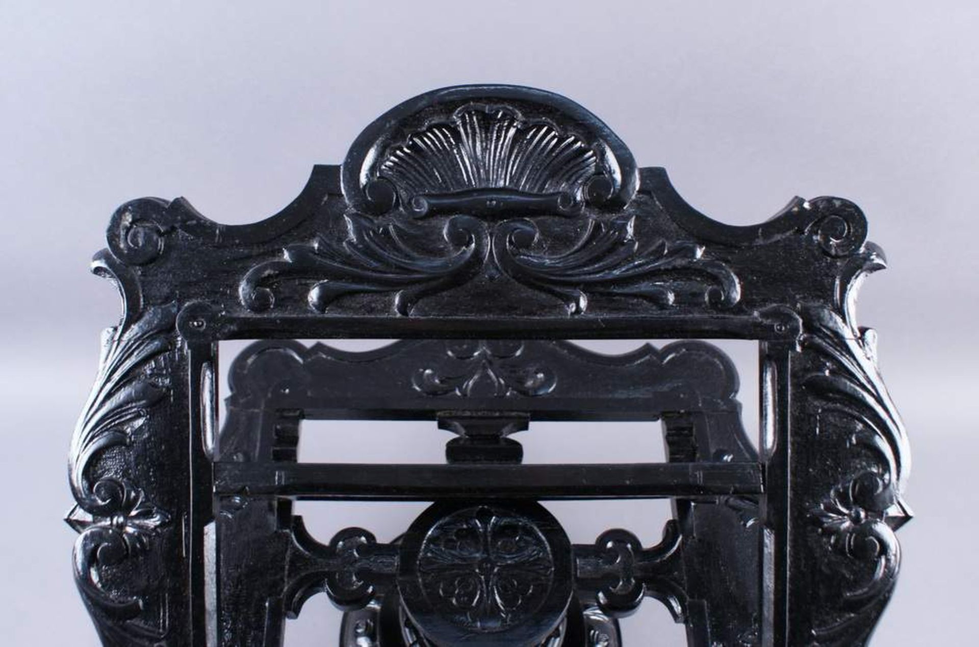 LESEPULTHolz geschnitztes schwarzes Lesepult, H 42 x B 48 x T 41 cm - Bild 3 aus 5