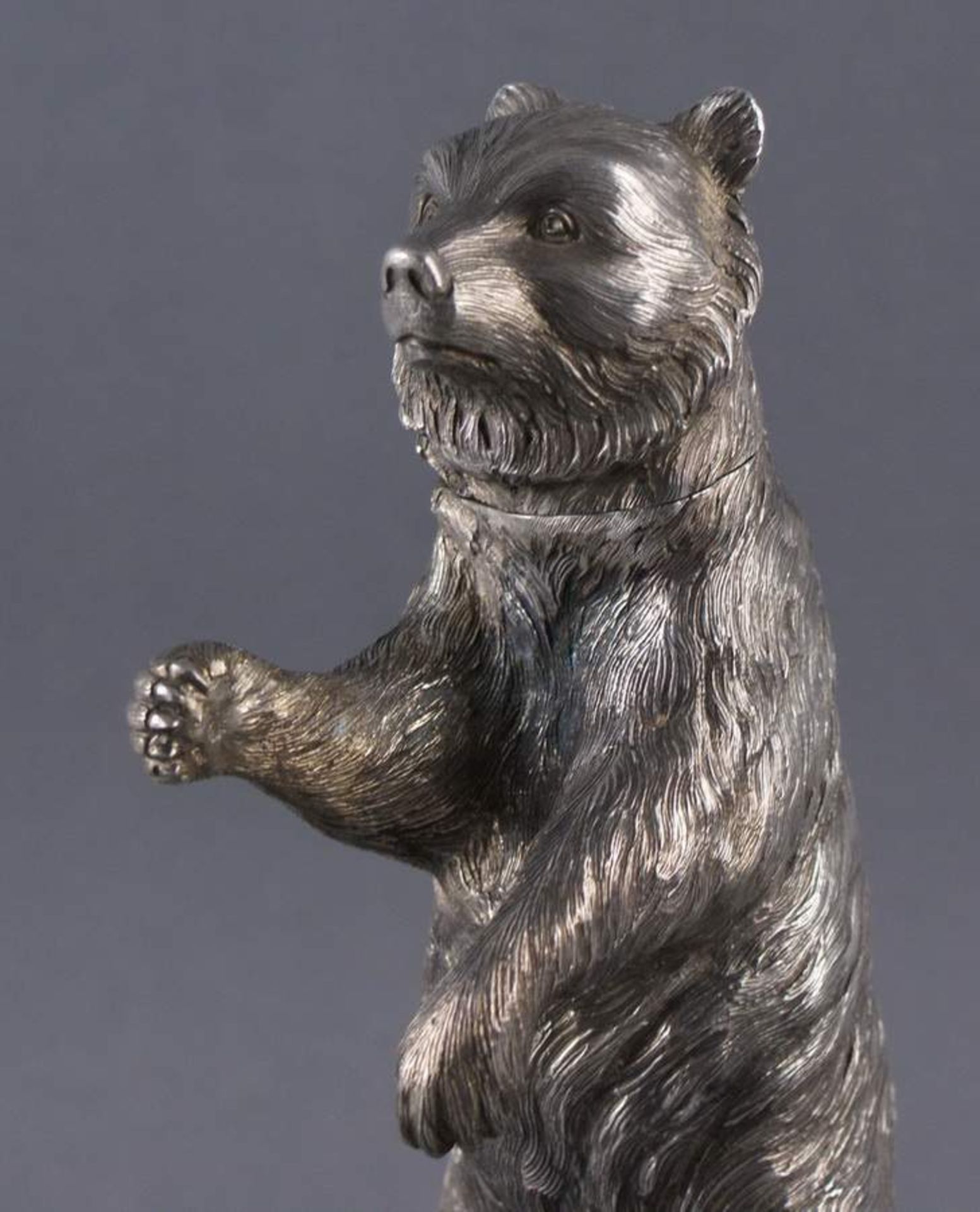 RUSSISCHER BÄR Silber, Skulptur eines stehenden Bären als Trinkspiel, Kopf abnehmbar,gepunzt, H 24 - Bild 2 aus 9