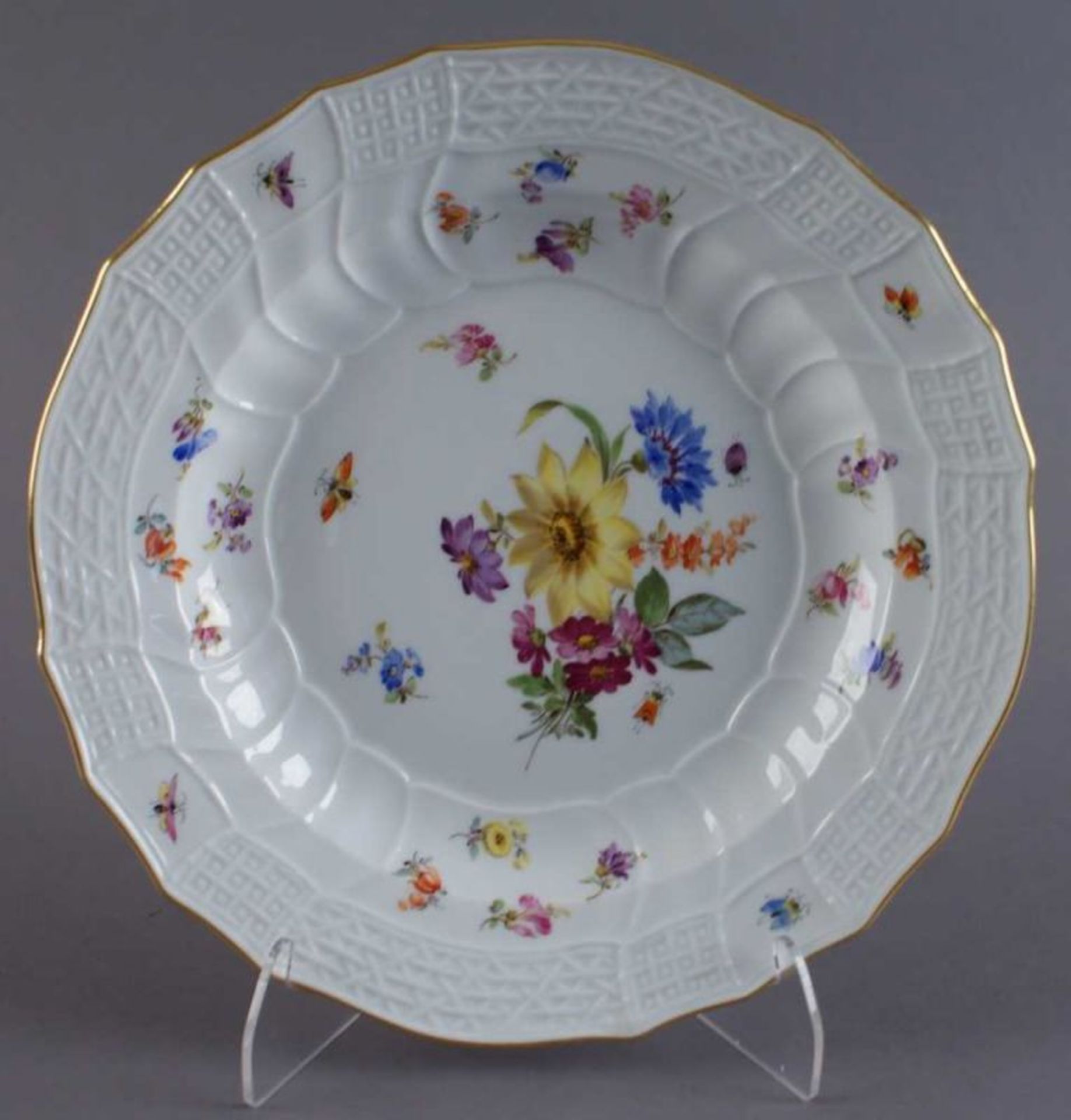 ACHT MEISSEN TELLER 19. JH., Porzellan, Goldrand, sieben Teller mit Blumendekor, Streublümchen und - Bild 6 aus 12