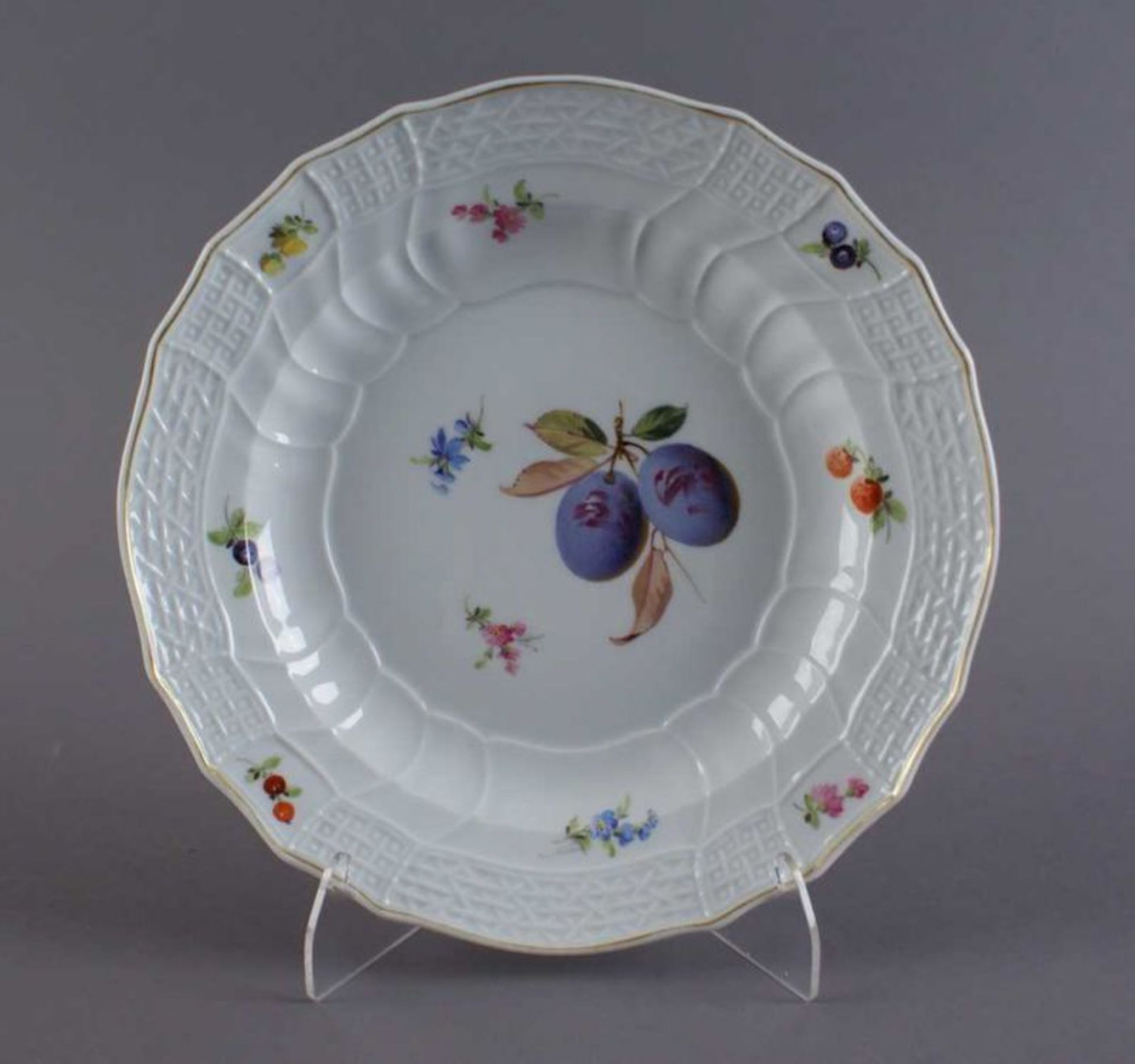 ACHT MEISSEN TELLER 19. JH., Porzellan, Goldrand, sieben Teller mit Blumendekor, Streublümchen und - Bild 12 aus 12