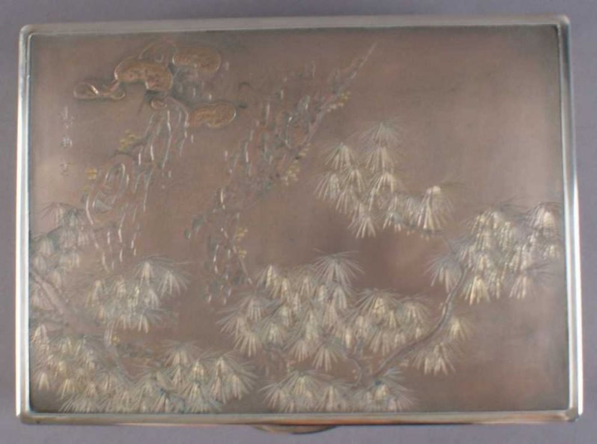 SILBERSCHATULLE Japan, um 1920, Silberschatulle mit Spuren im Schnee auf Korpus, bezeichnet wohl mit