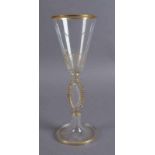 ZARTES GLAS 19. JH, fein graviertes Glas mit Vergoldung, H 21 cm 20.17 % buyer's premium on the