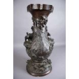 MONUMENTALE BRONZE VASE 19. JH, asiatische Vase aus Bronze mit verschiedenen Tieren, sehr