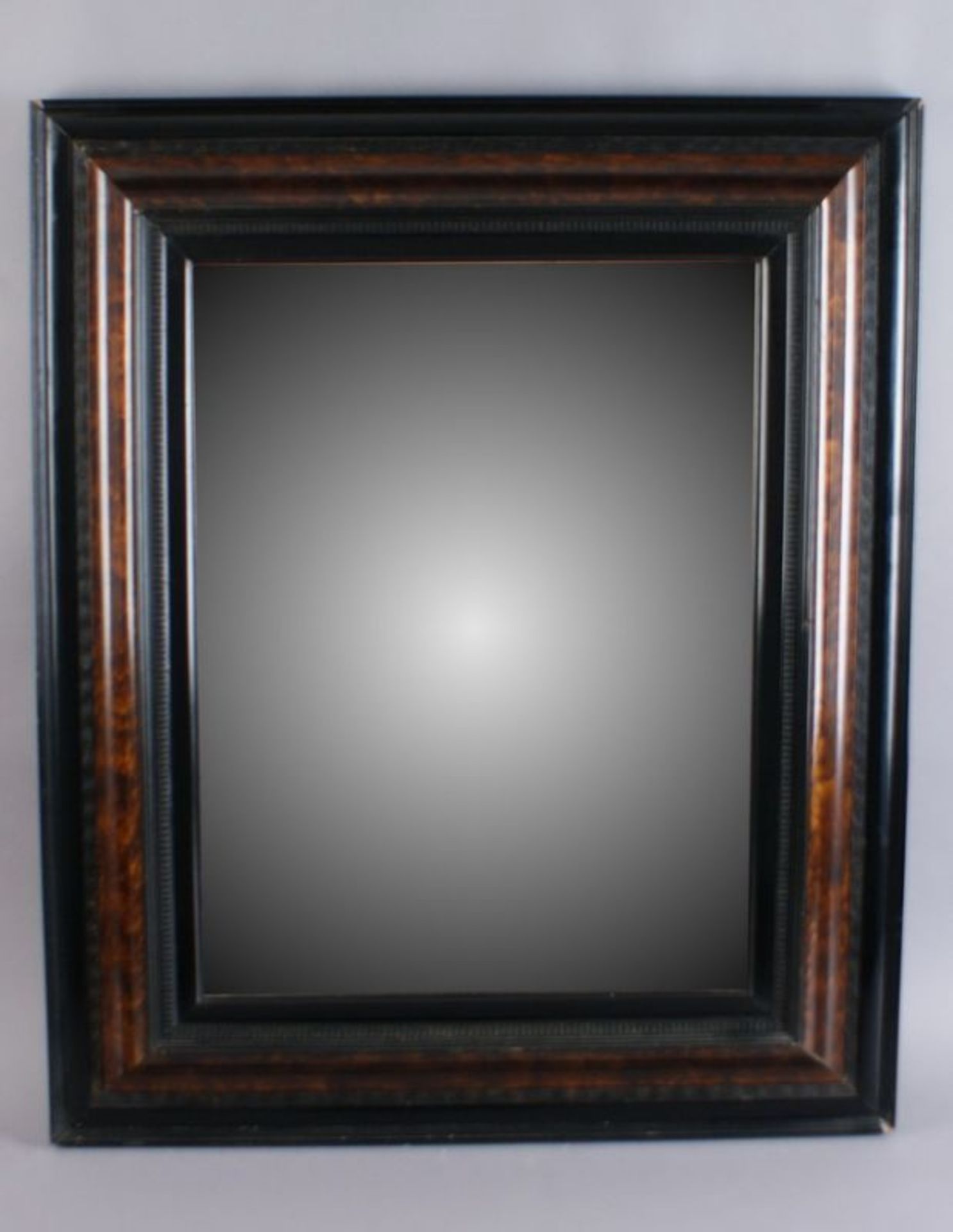 SPIEGELRAHMEN Holz geschnitzt, mit Spiegelglas, 85 x 70 cm 20.17 % buyer's premium on the hammer - Bild 3 aus 6