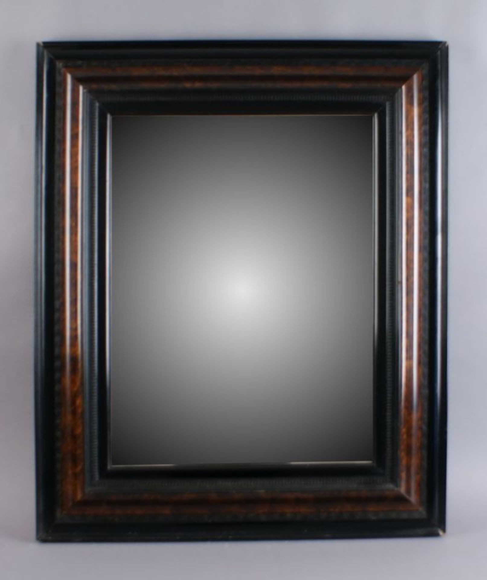 SPIEGELRAHMEN Holz geschnitzt, mit Spiegelglas, 85 x 70 cm 20.17 % buyer's premium on the hammer - Bild 2 aus 6