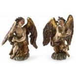Zwei adorierende Engel Süddeutsch, Mitte 18. Jh. In langem, schulterfreiem Gewand auf einem
