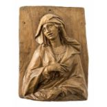 Bildtafel der Muttergottes Oberbayern, 2. Hälfte 18. Jh. Als Halbfigur mit Kopfschleier. Holz, braun