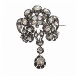 Brosche 19. Jh. Silber, GG. Ornamental durchbrochen gearbeitet und mit Diamantrosen in Zargen- und