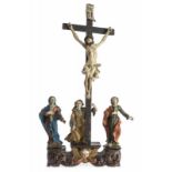 Kreuzigungsgruppe Tirol, um 1700. Corpus Christi mit Dornenkrone und plastischer Brustwunde, mit