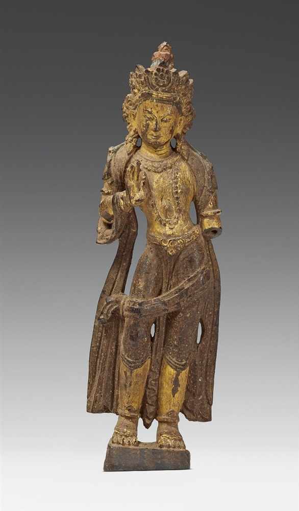 Bodhisattva. Holz. Tibet. 17./18. Jh. In tribhanga-Haltung stehend und die rechte Hand im Lehrgestus