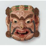 Mahakala-Maske. Holz. Tibet Tib. gönpo bag, ausdruckstarke, polychrom gefasste Maske, mit weit