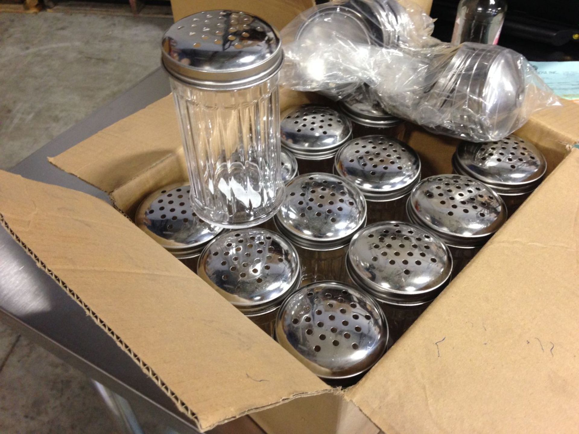 12oz Tall Jars with 12 Sugar Pourer Lids & 12 Small Shaker Lids - Image 4 of 4
