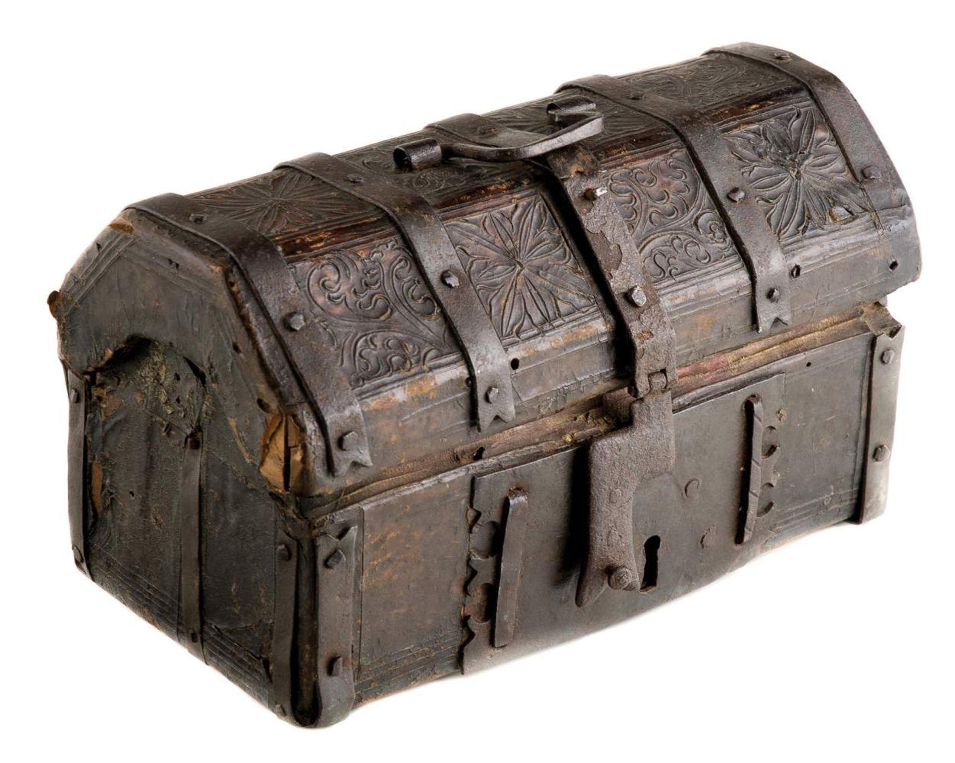 Leather box with wood-based iron work. Gothic. 15th century.  Decorated with engraved plant