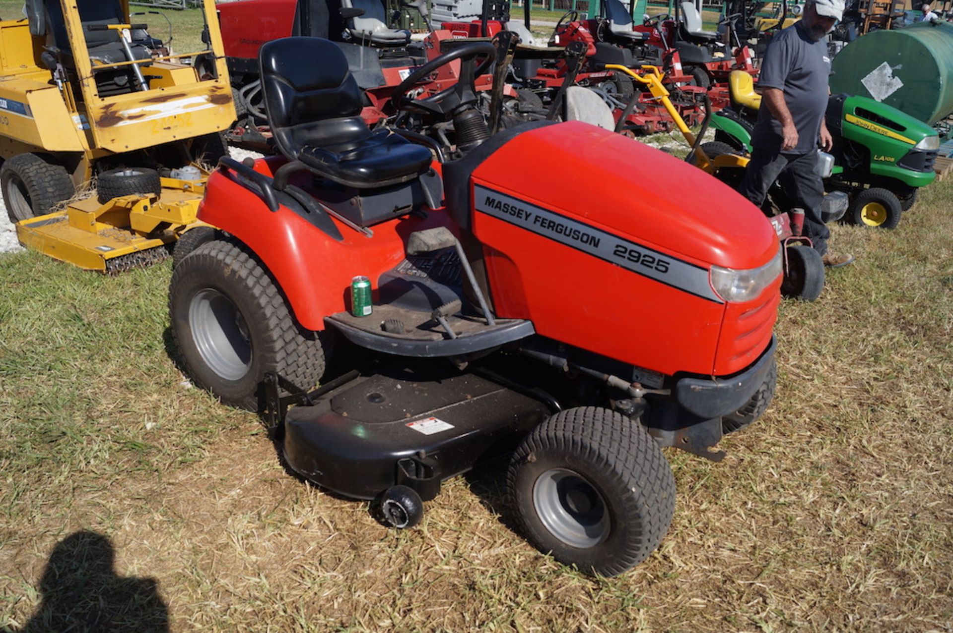 Massey Ferguson 2925 54in Riding Lawn Mower