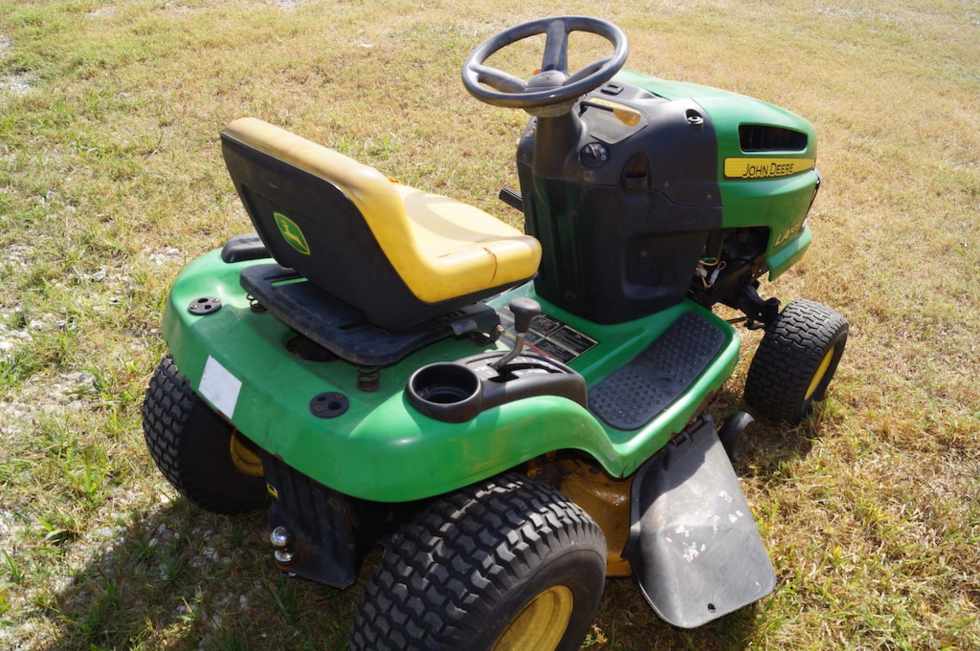 John Deere LA 105 Riding Mower - Image 5 of 10