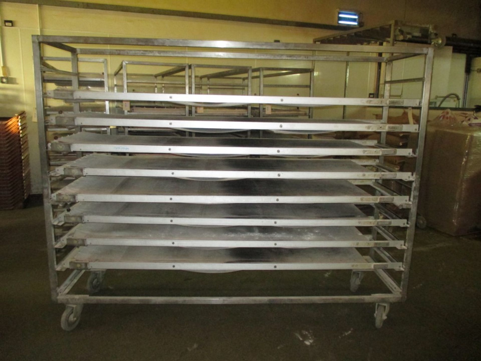 Metal 10 space setter rack with 8 setting tables - Image 3 of 3