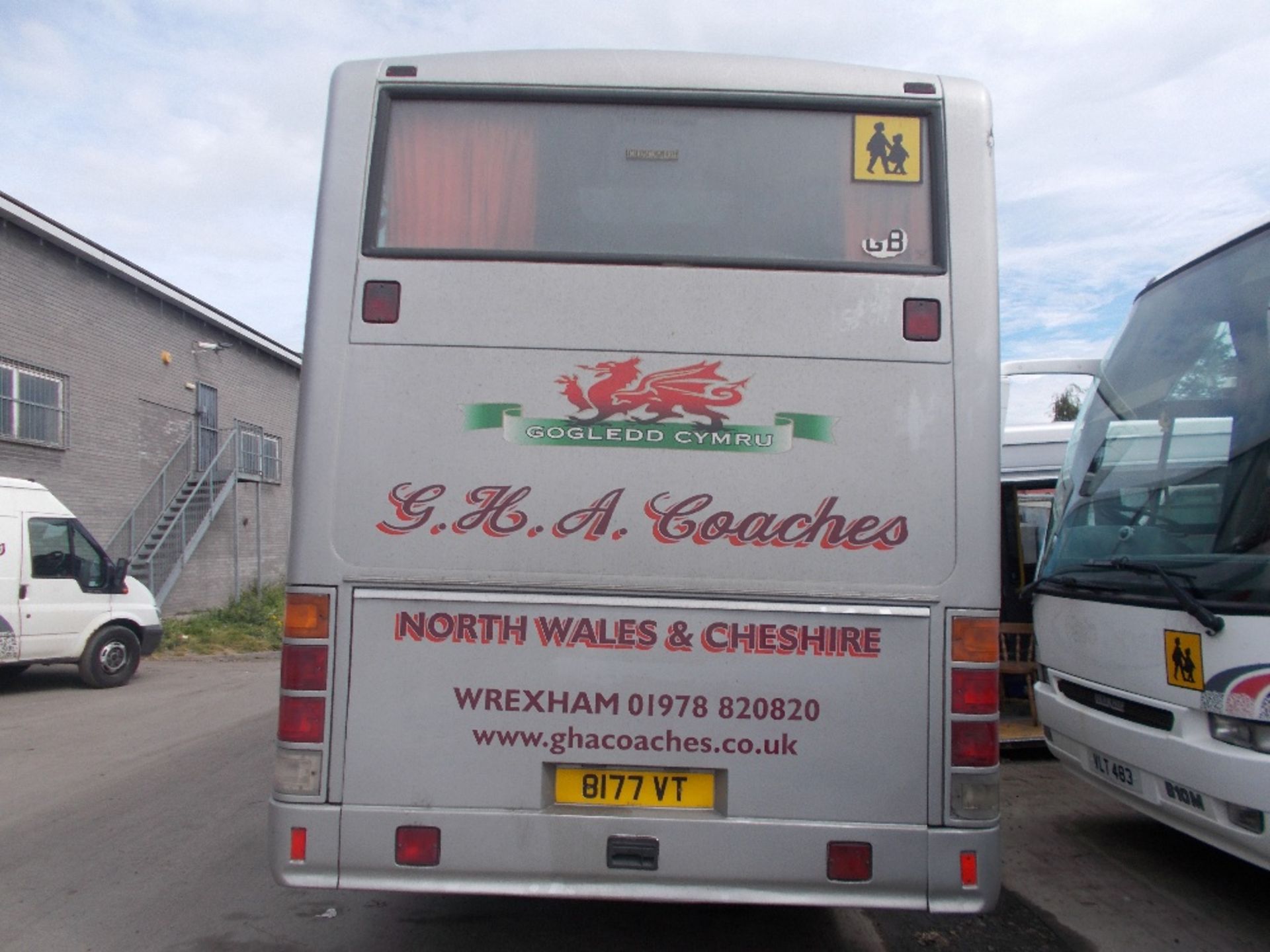 8177 VT Oct 1994 Volvo B10M-62 Coach. 57 Lap-belted Seats - Image 3 of 3